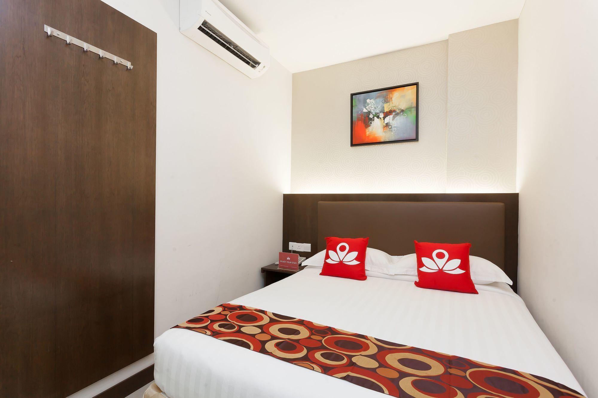 Zen Rooms Jalan Barat Петалинг-Джая Экстерьер фото